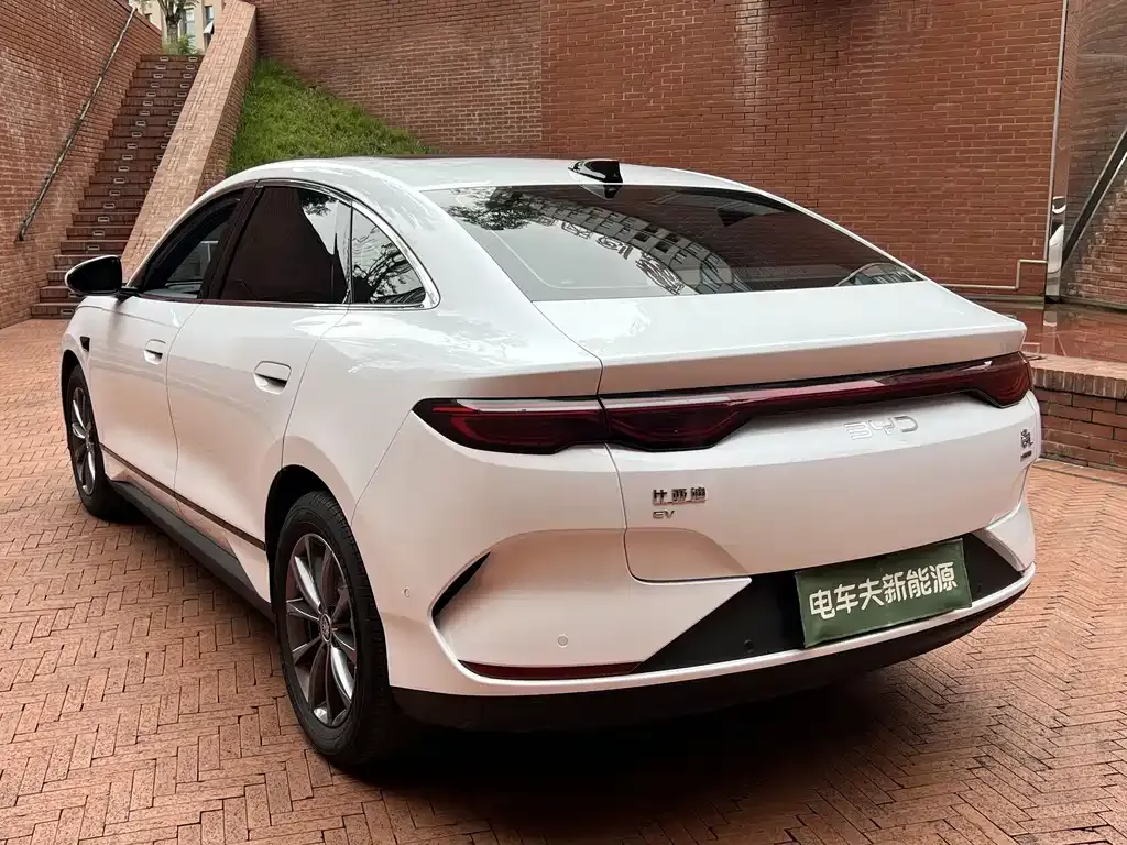 BYD Qin L — фото 8