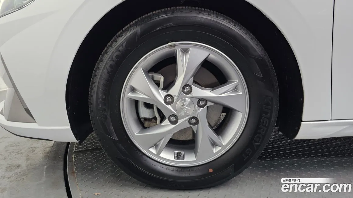 Hyundai AVANTE — фото 3