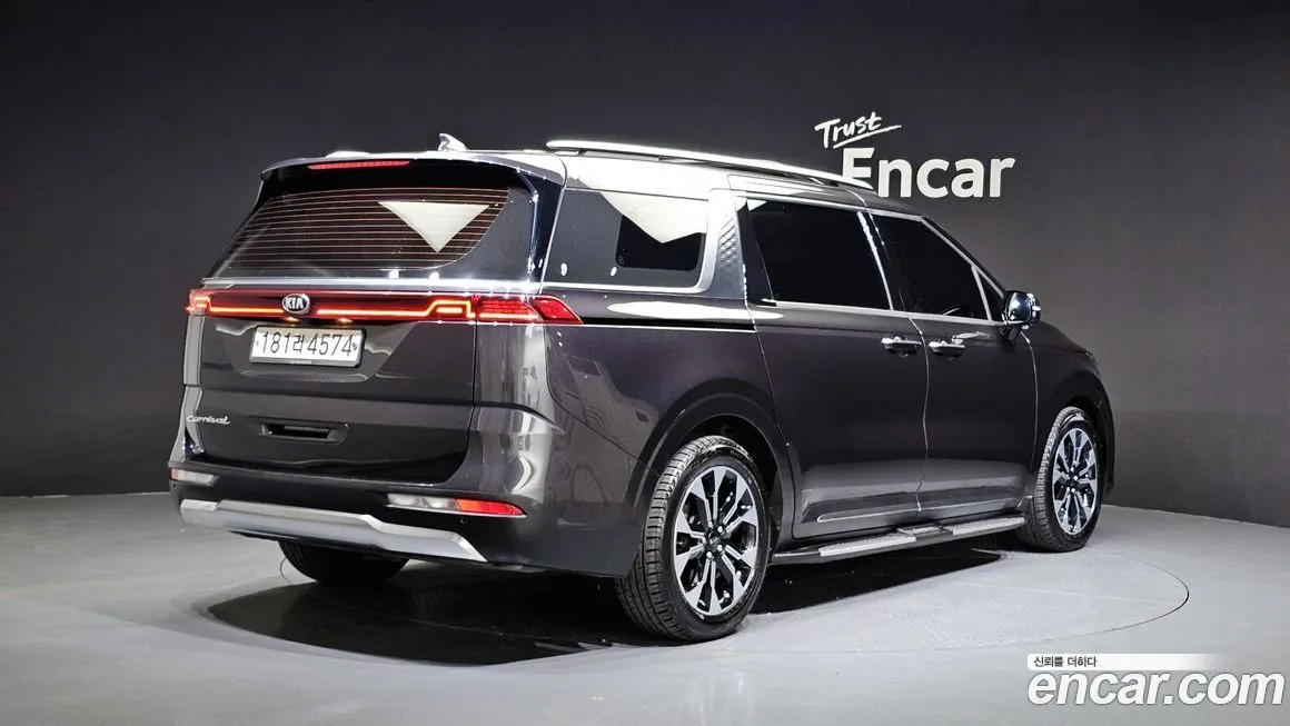 Kia Carnival — фото 2