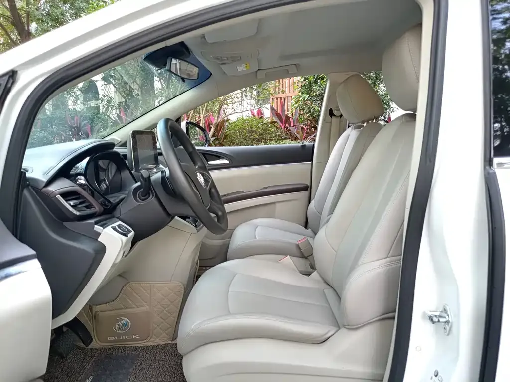 Buick GL8 2021 из CN, фото 3
