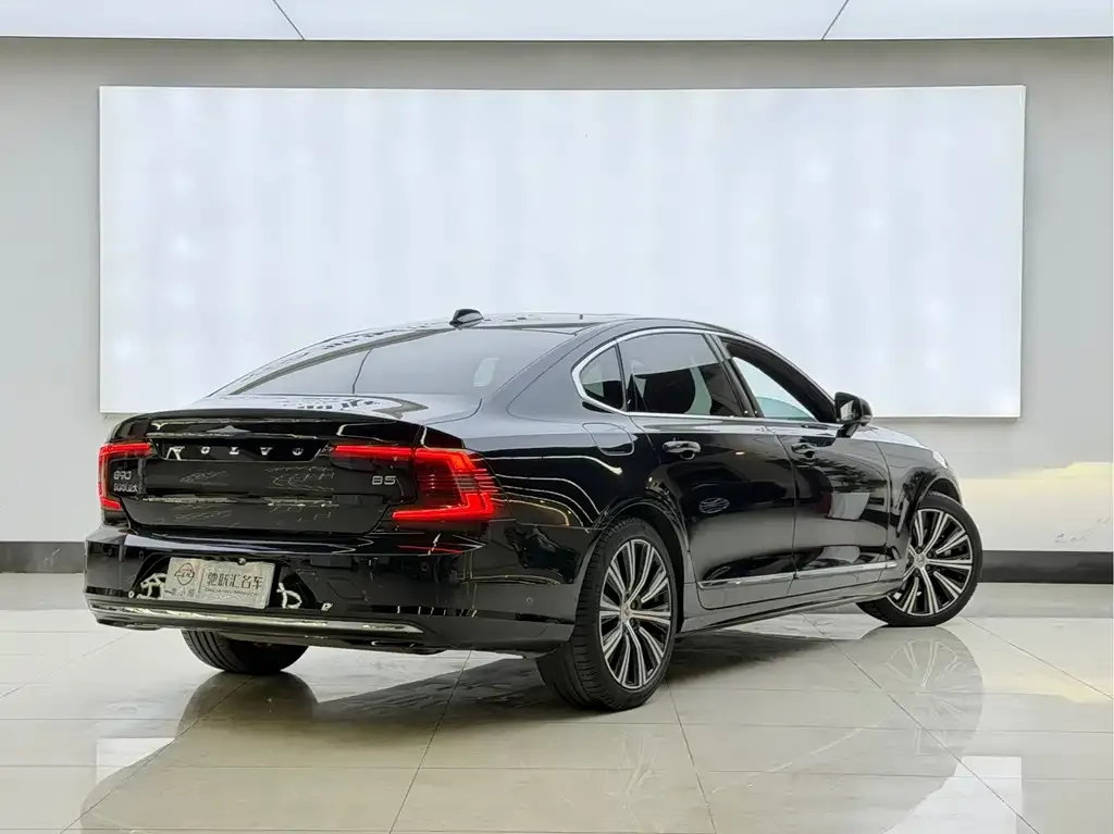 Volvo S90 2024 из CN, фото 3