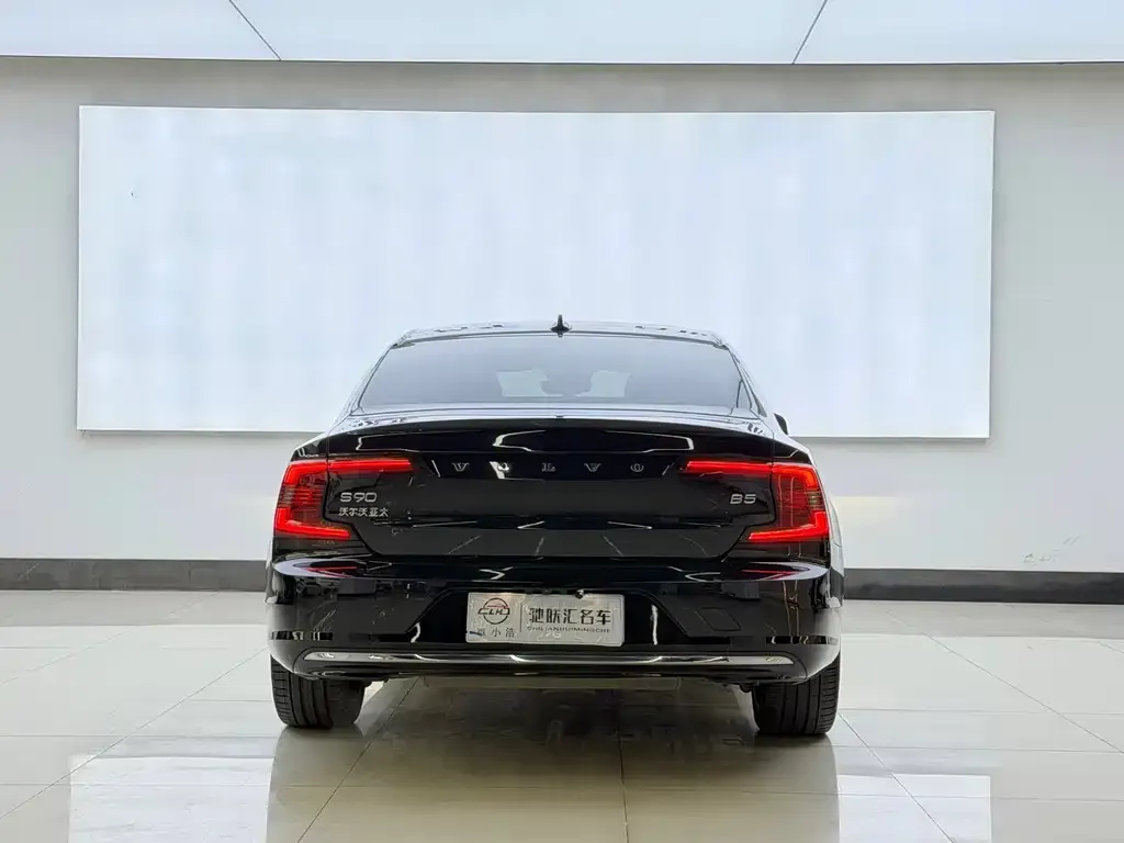 Volvo S90 2024 из CN, фото 2