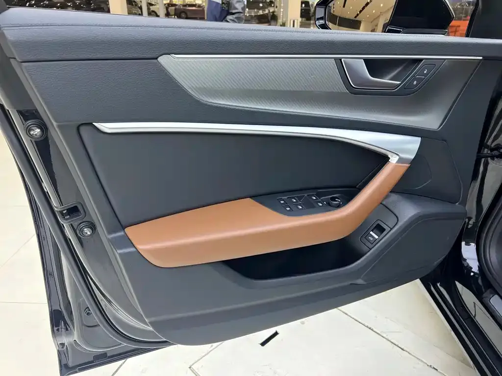Audi A6L 2021 из CN, фото 6