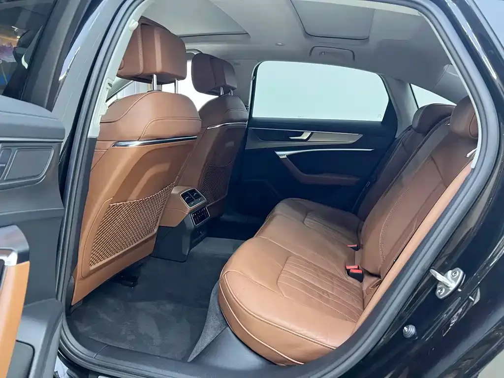 Audi A6L 2021 из CN, фото 5
