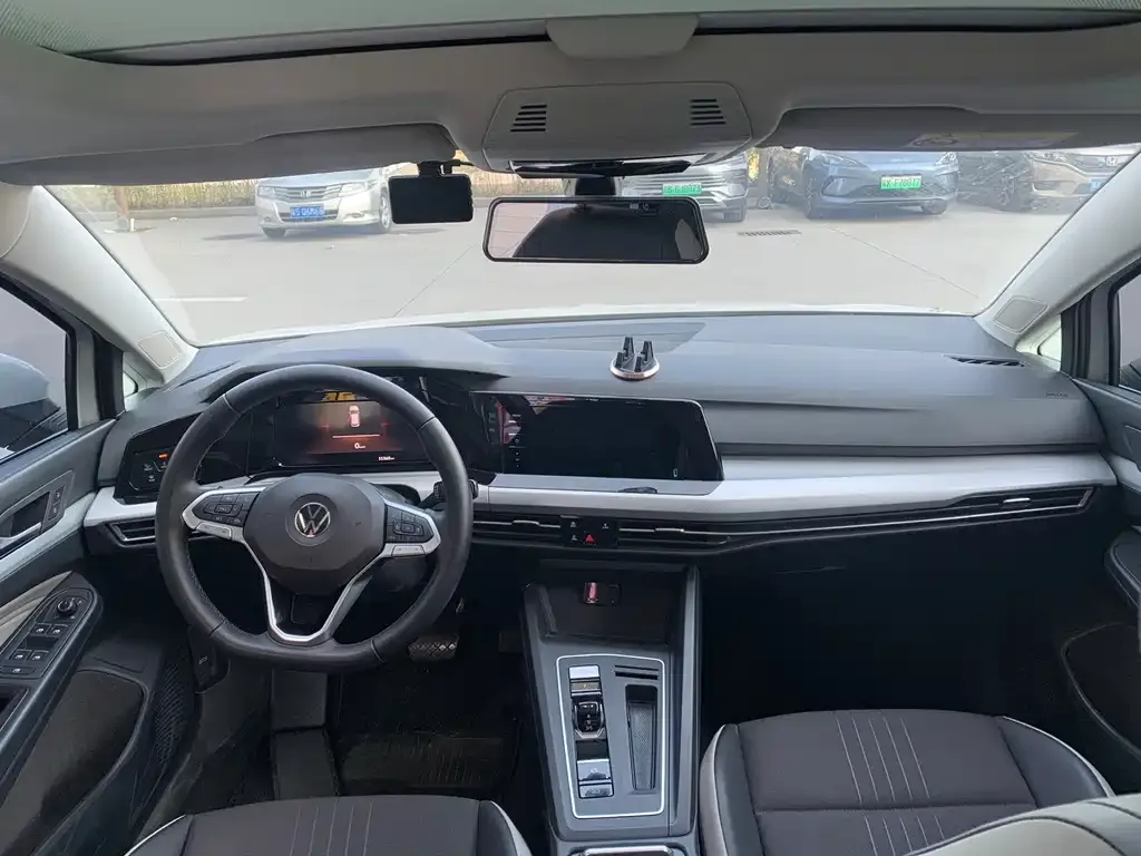 Volkswagen Golf 2021 из CN, фото 2