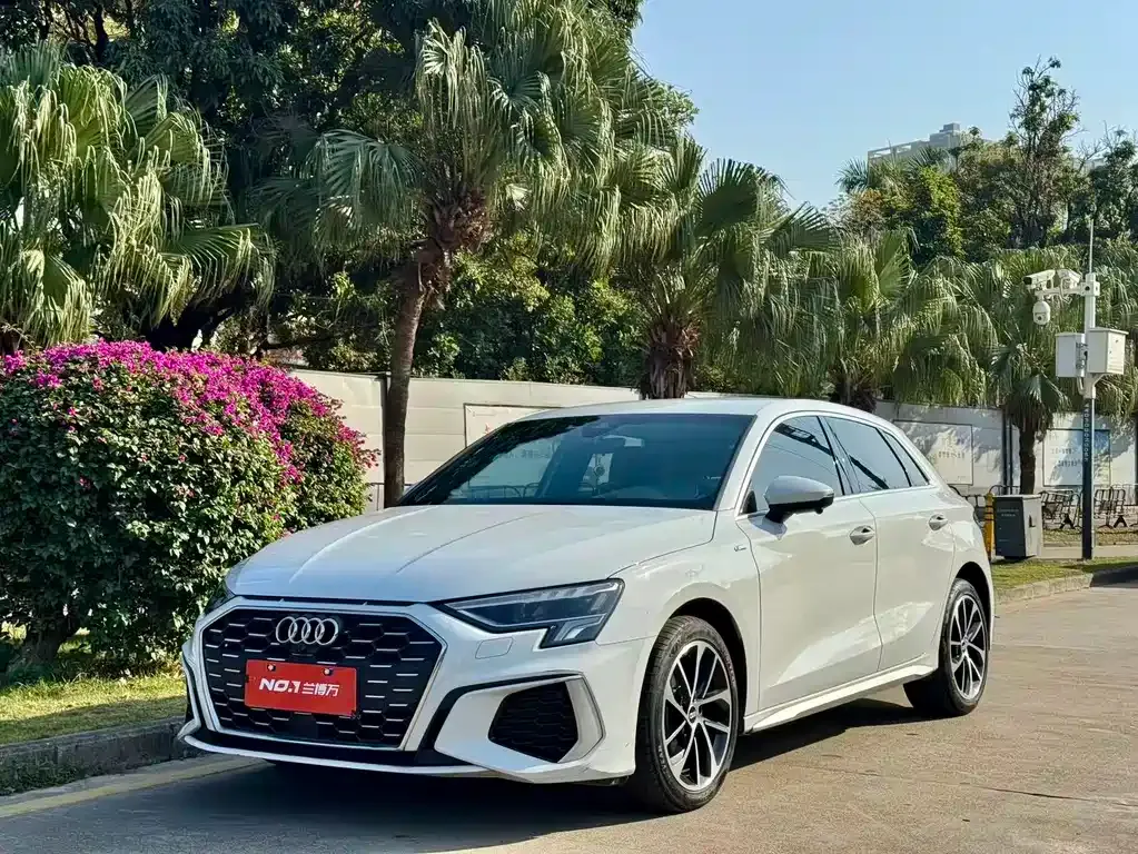 Audi A3 2022 из CN, фото 1