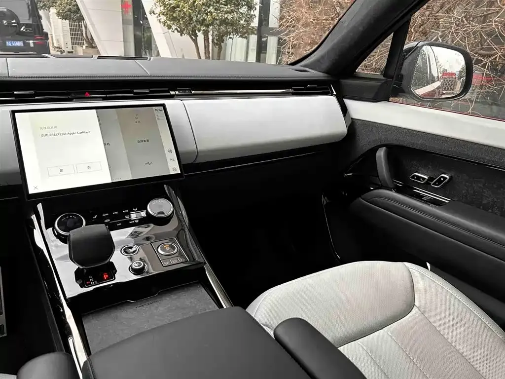 Land Rover Sport PHEV 2024 из CN, фото 2