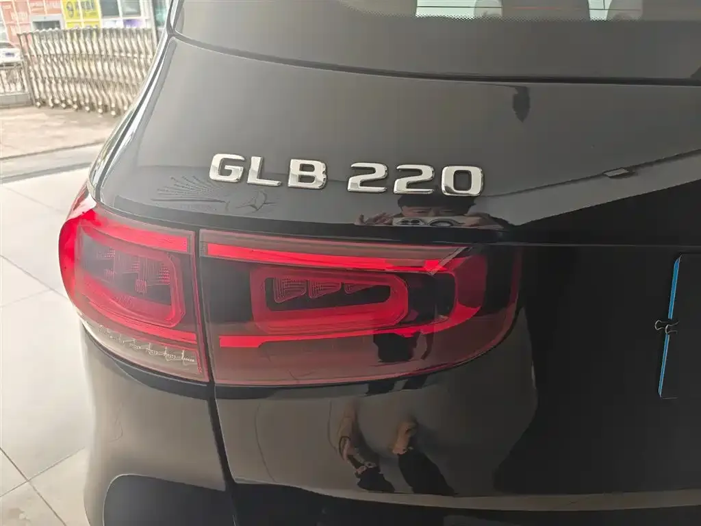 Mercedes-Benz GLB 2023 из CN, фото 2