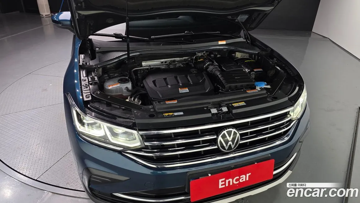 Volkswagen Tiguan — фото 8