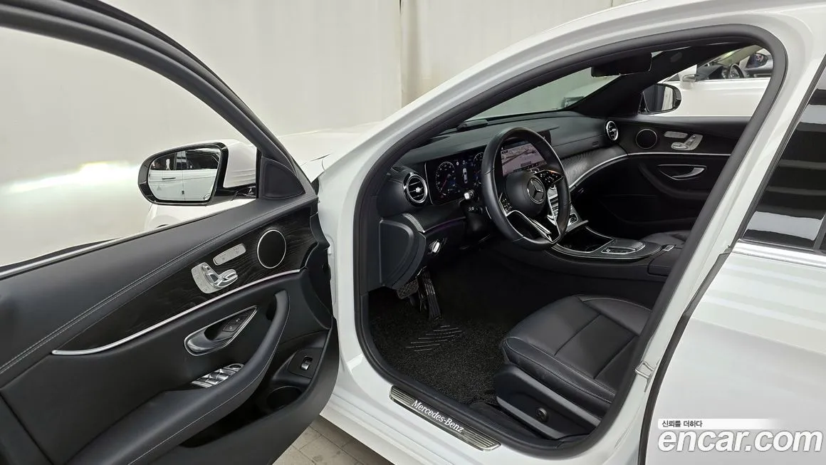 Mercedes-Benz E-Class — фото 10