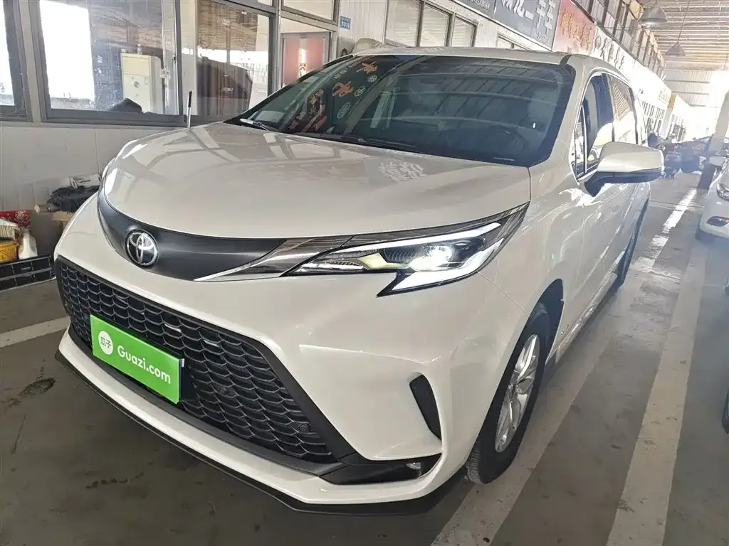 Toyota Granvia — фото 8