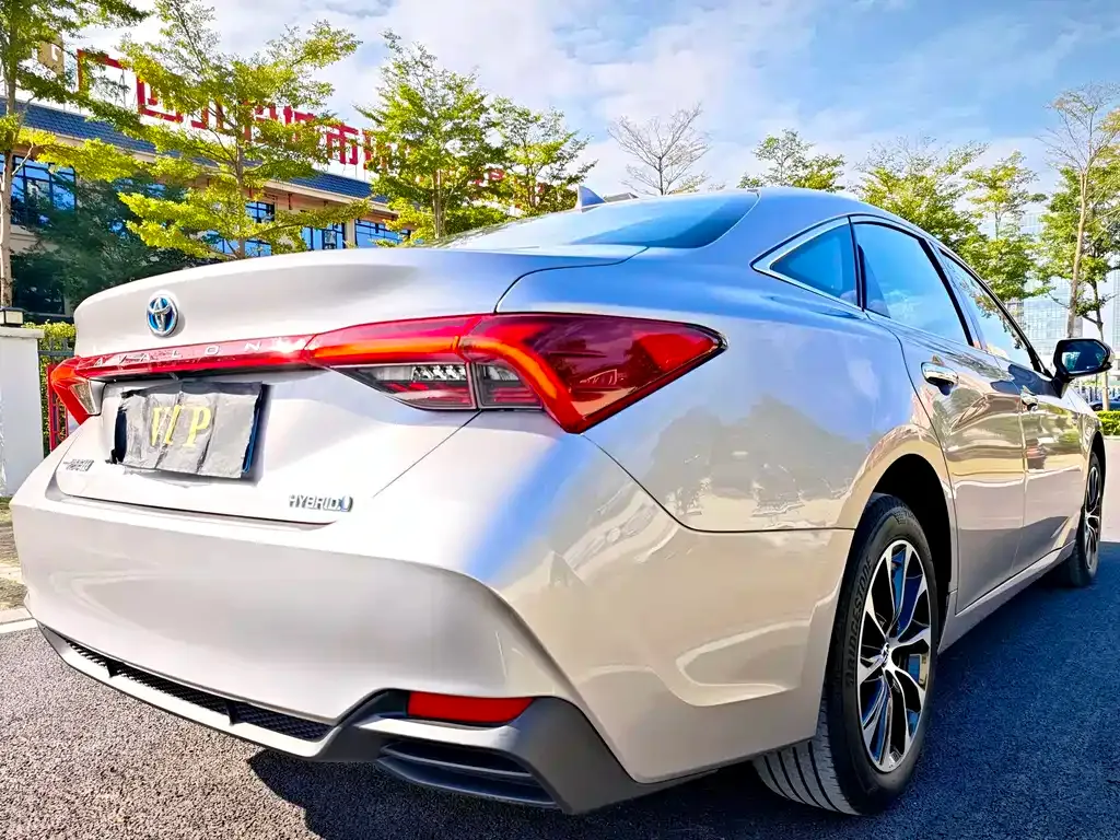 Toyota Avalon — фото 10