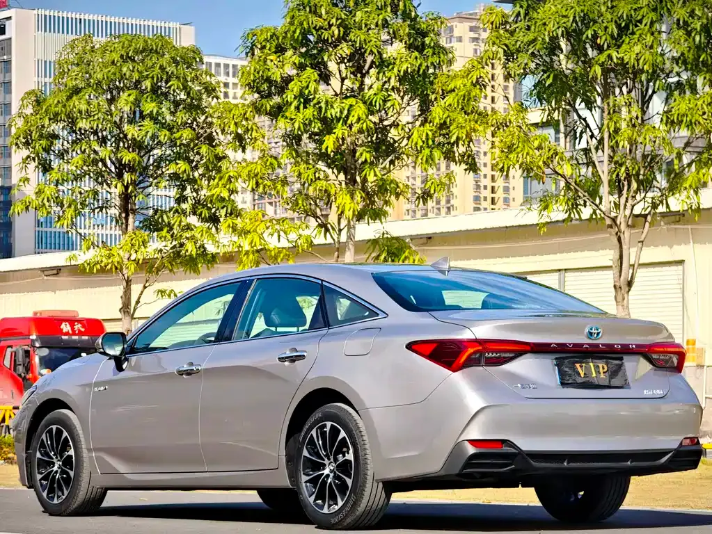 Toyota Avalon — фото 4