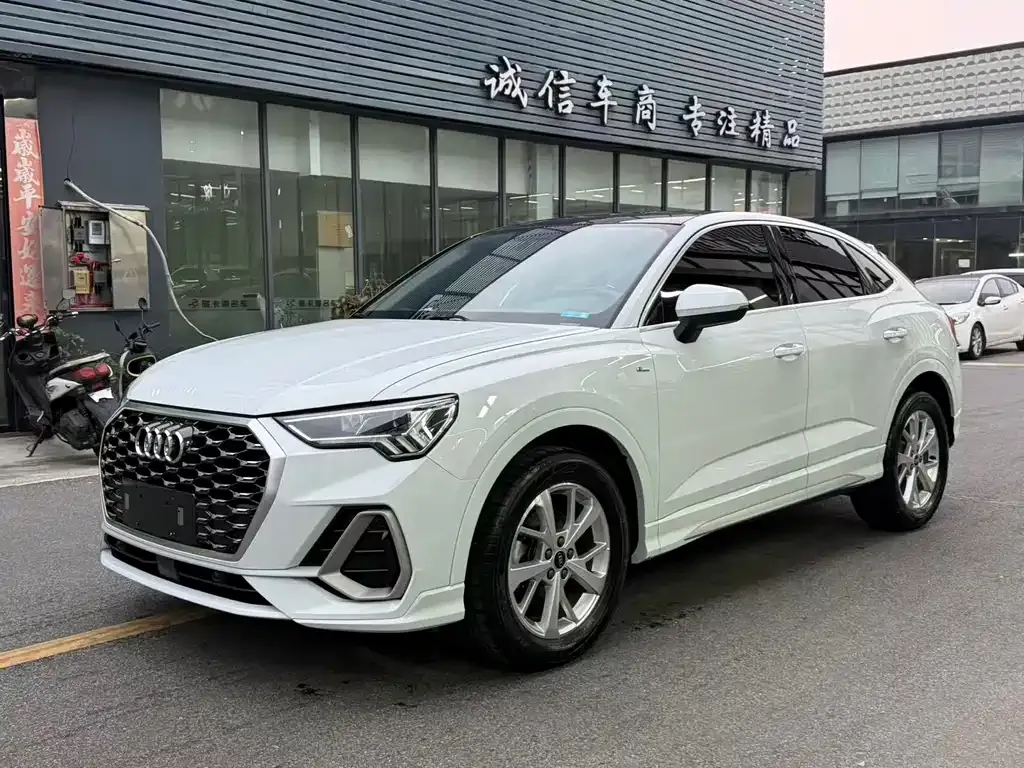 Audi Q3 Sportback — фото 1