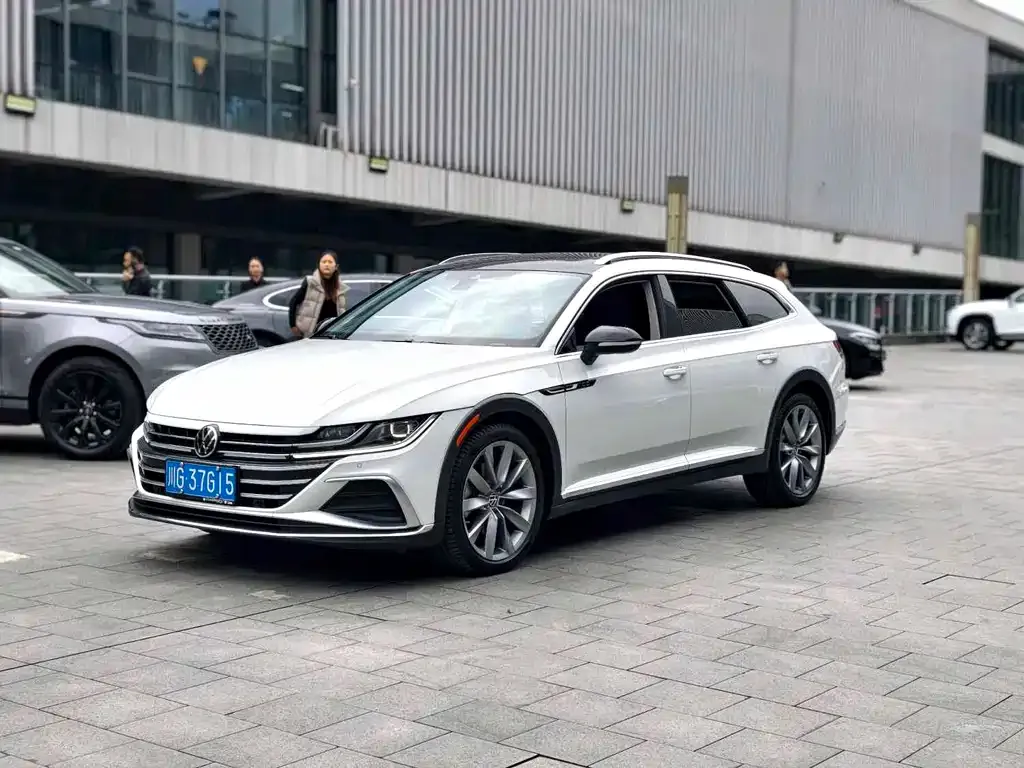 Volkswagen CC 2023 из CN, фото 1