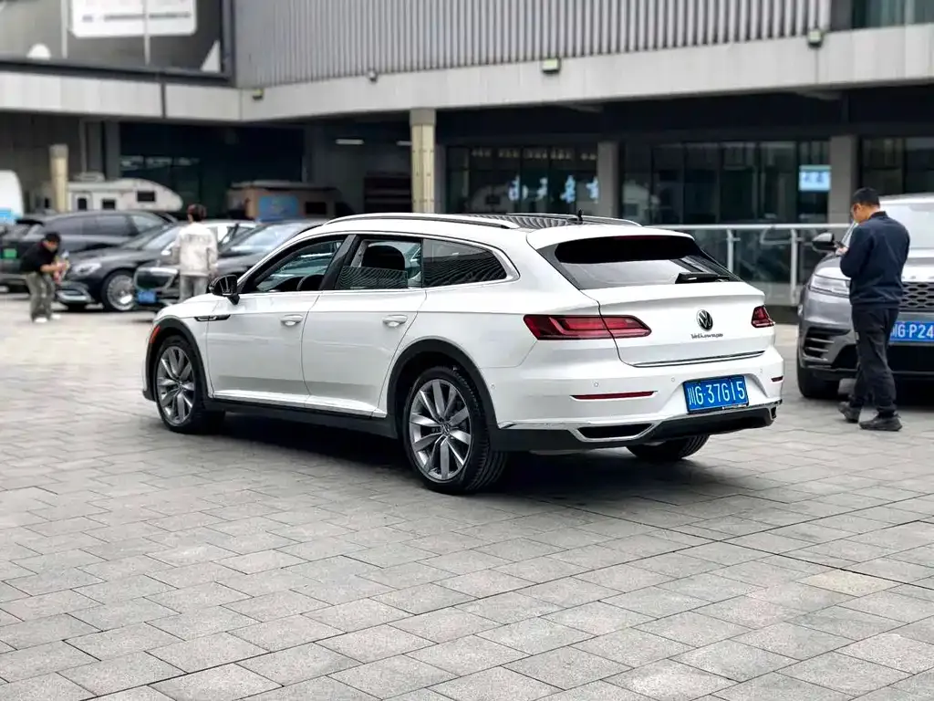 Volkswagen CC 2023 из CN, фото 9
