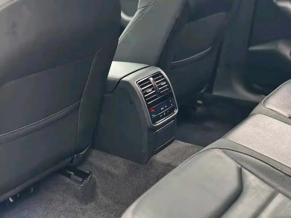 Volkswagen CC 2023 из CN, фото 3