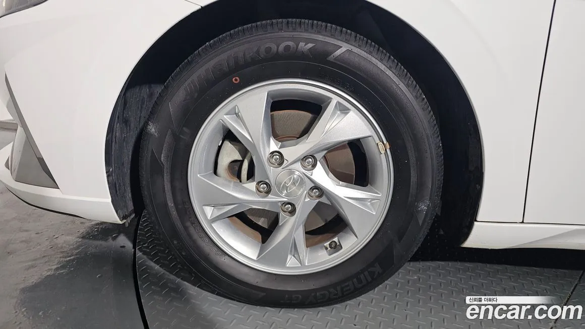 Hyundai AVANTE — фото 3