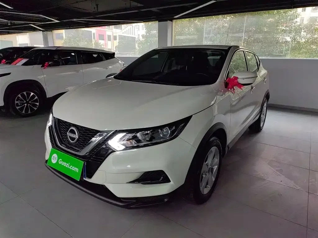 Nissan Qashqai — фото 1