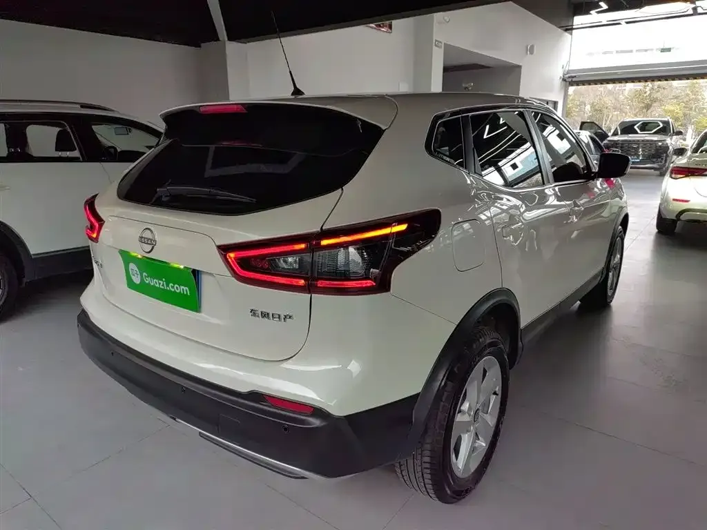 Nissan Qashqai — фото 10