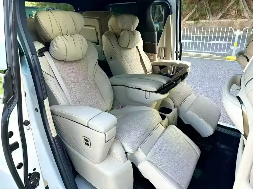 Toyota Alphard — фото 3