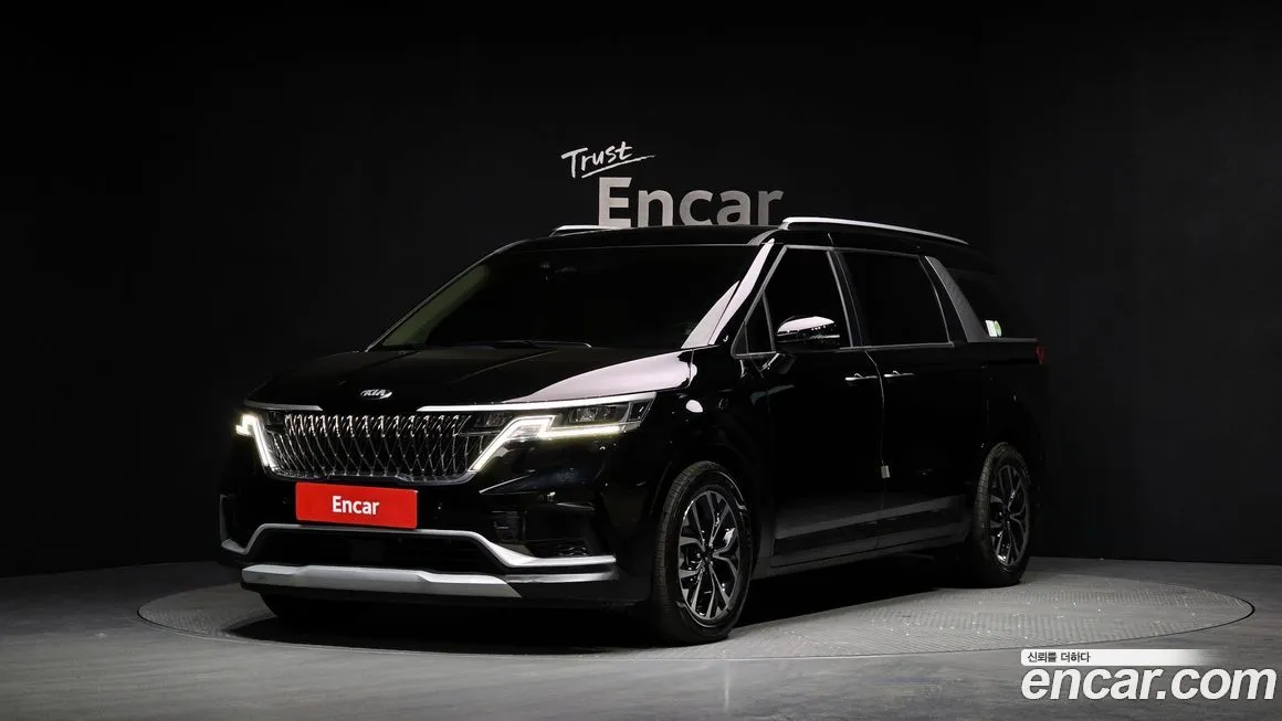 Kia Carnival — фото 1