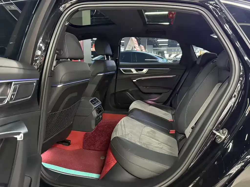 Audi A6L 2024 из CN, фото 10