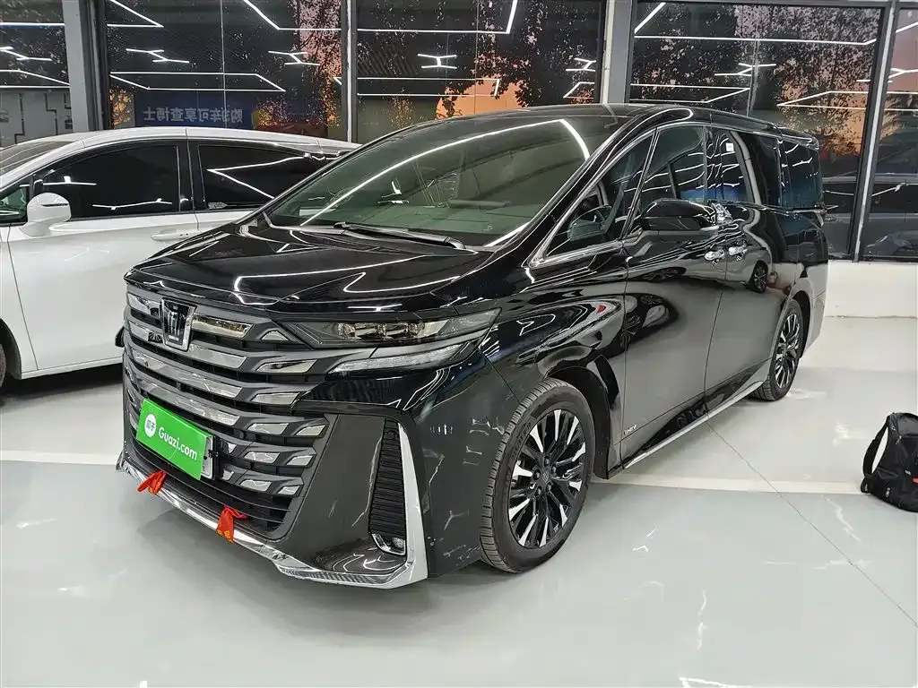 Toyota Vellfire 2024 из CN, фото 1