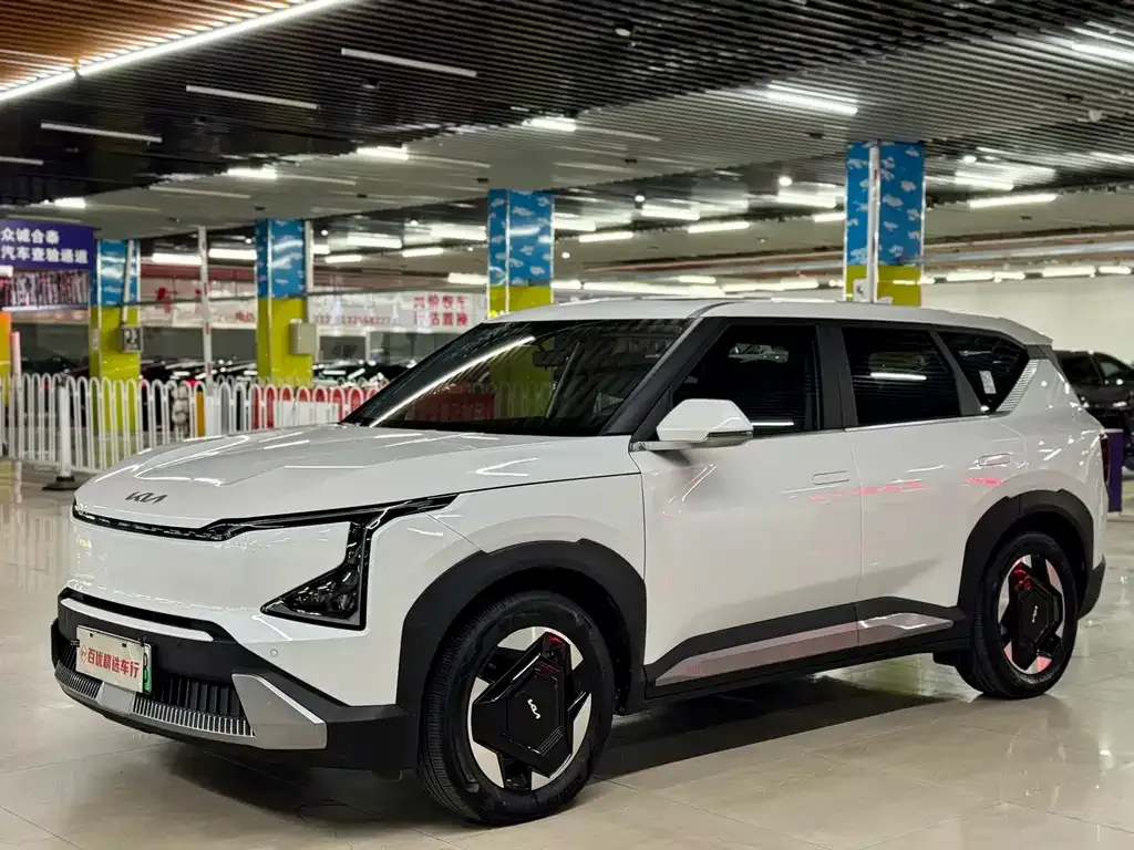 Kia EV5 — фото 1