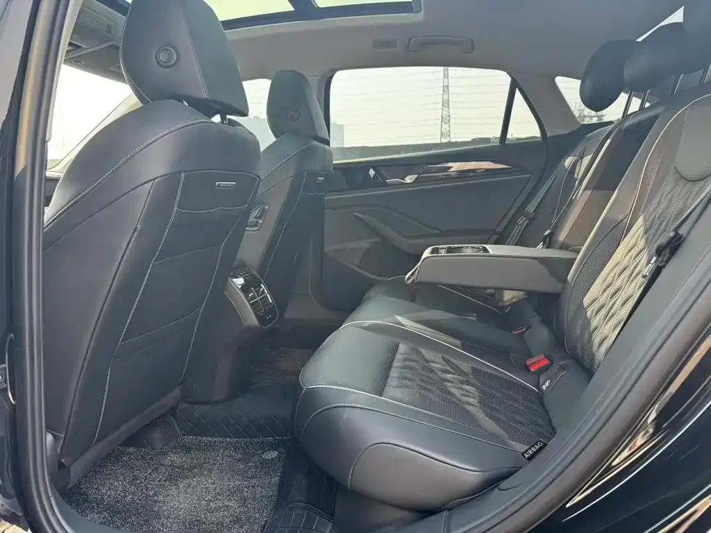 Volkswagen Magotan 2024 из CN, фото 5