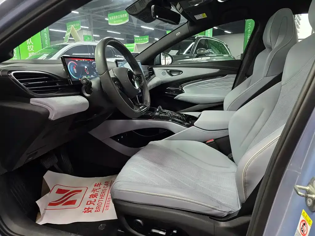BYD Seal — фото 4