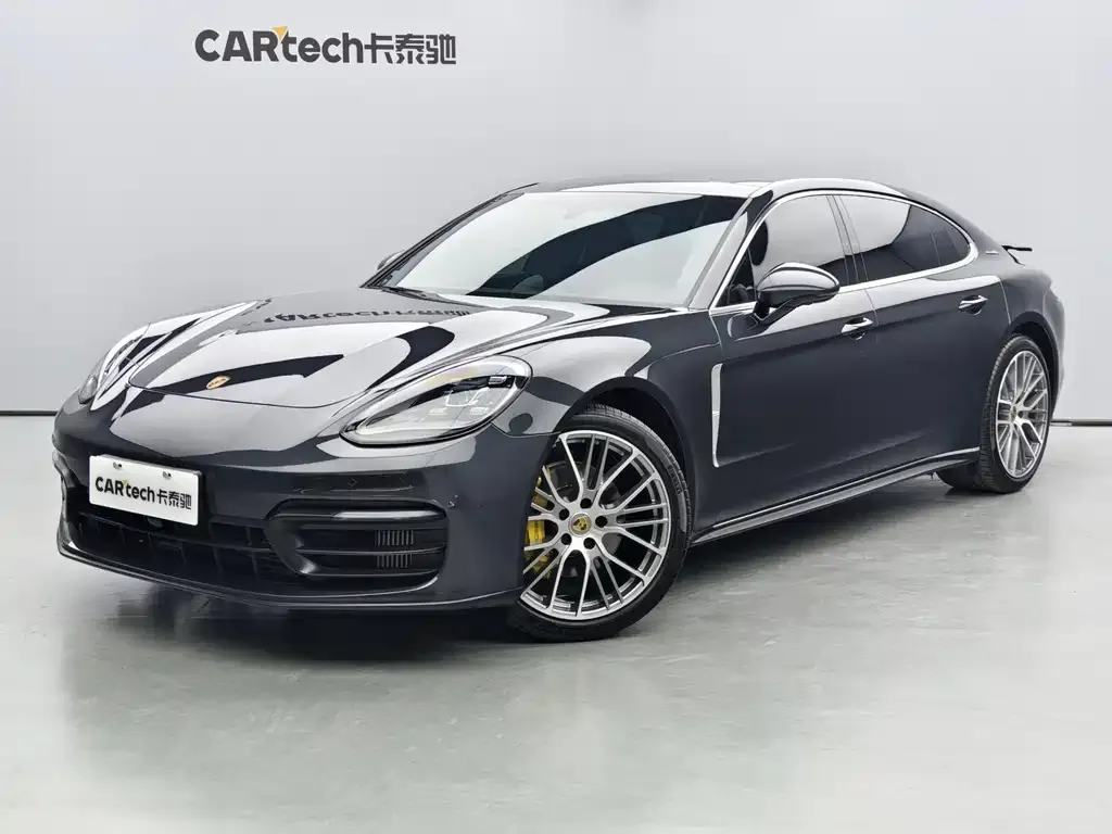 Porsche Panamera — фото 1