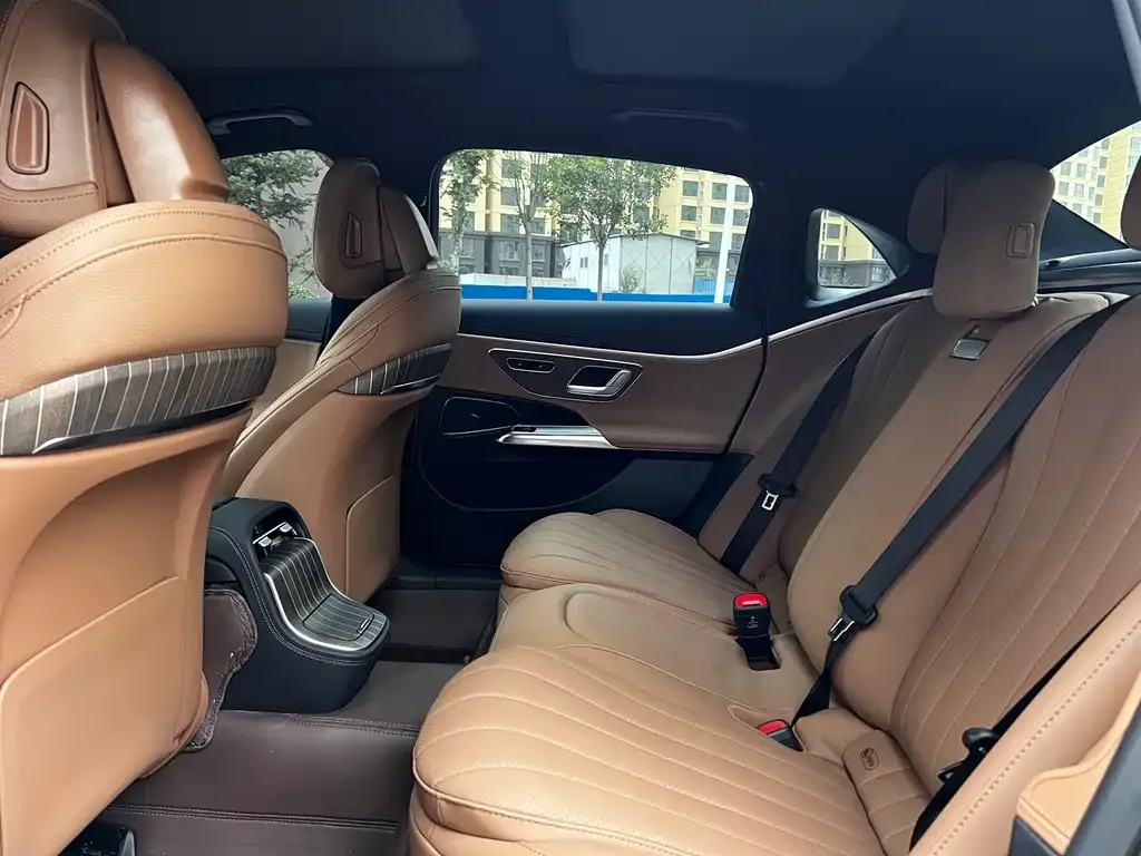 Mercedes-Benz E-Class 2025 из CN, фото 2