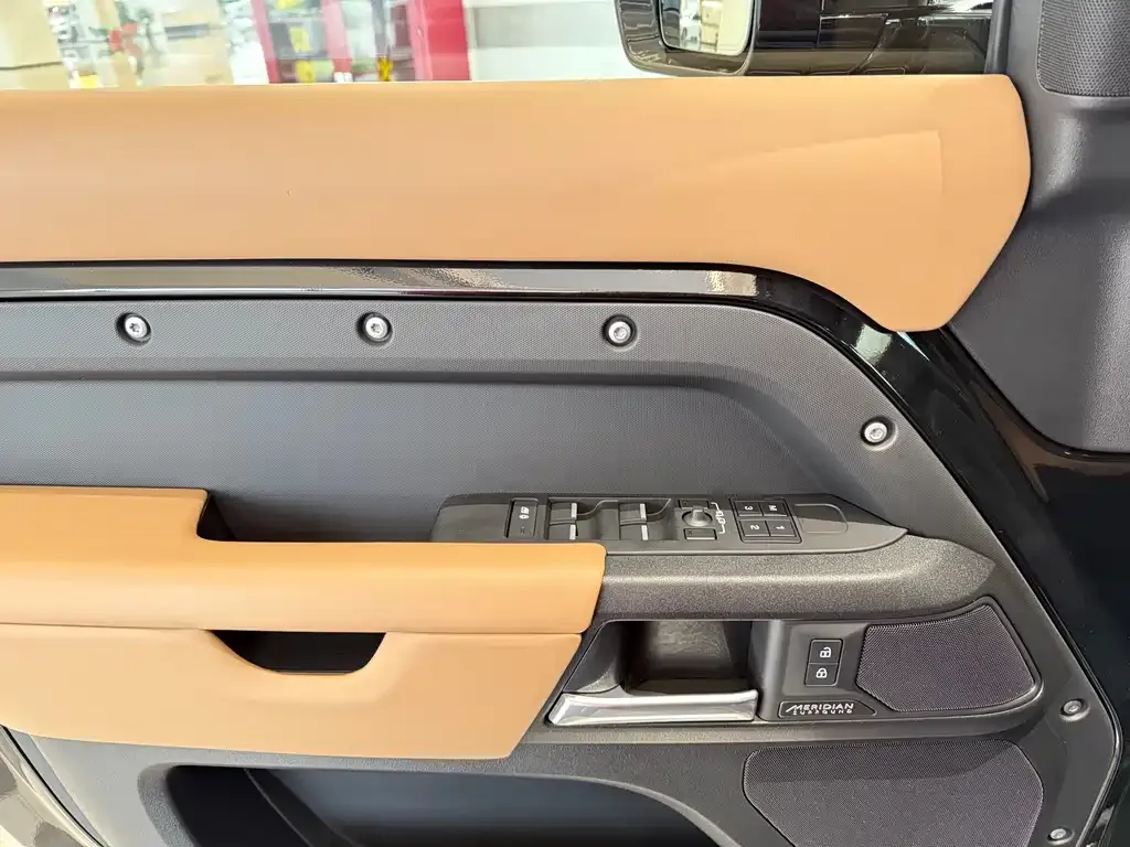 Land Rover Defender 2025 из CN, фото 2