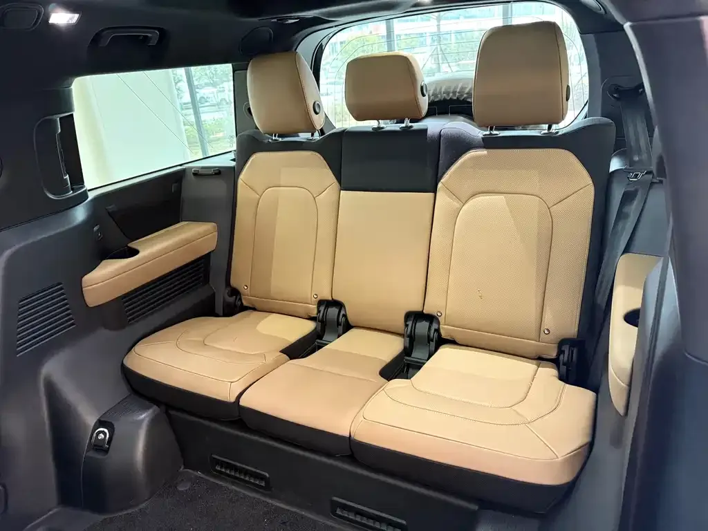 Land Rover Defender 2025 из CN, фото 9