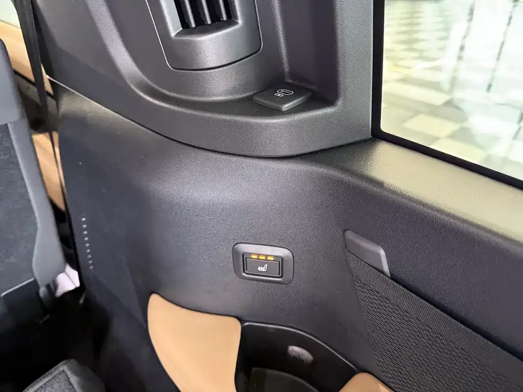 Land Rover Defender 2025 из CN, фото 5