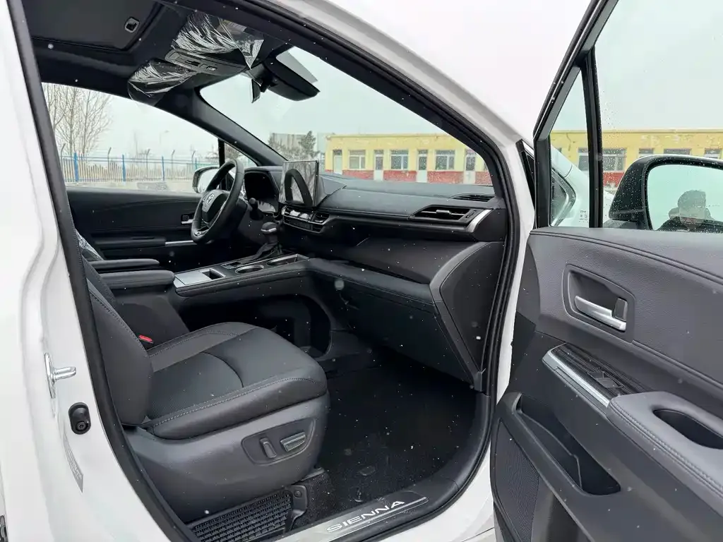 Toyota Sienna 2026 из CN, фото 6