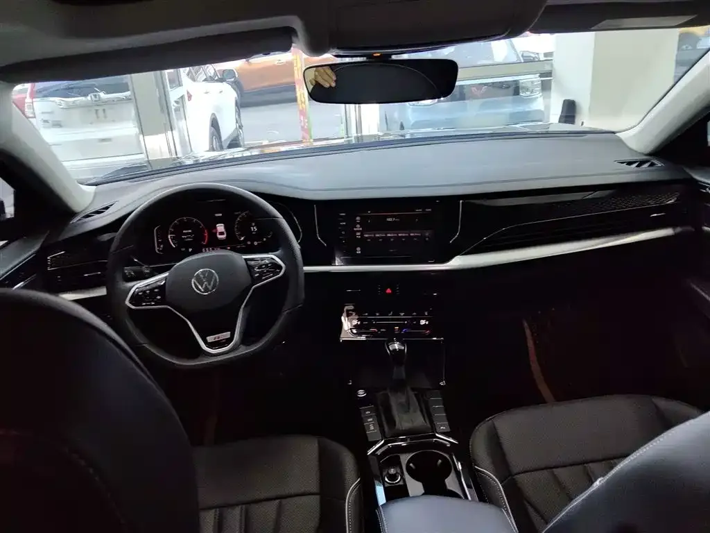 Volkswagen Passat — фото 10