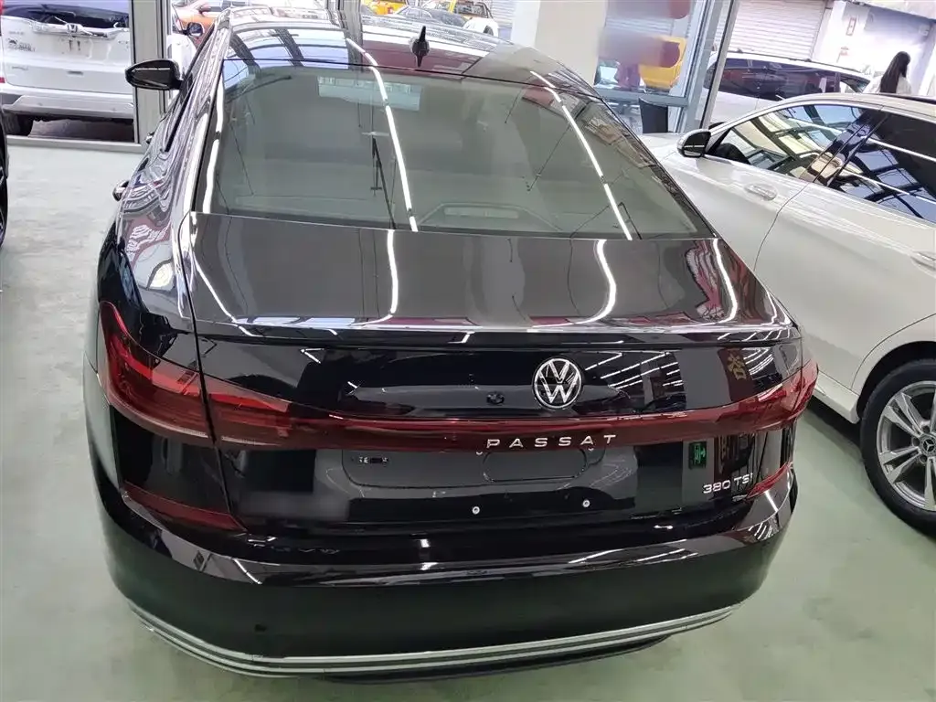 Volkswagen Passat — фото 6