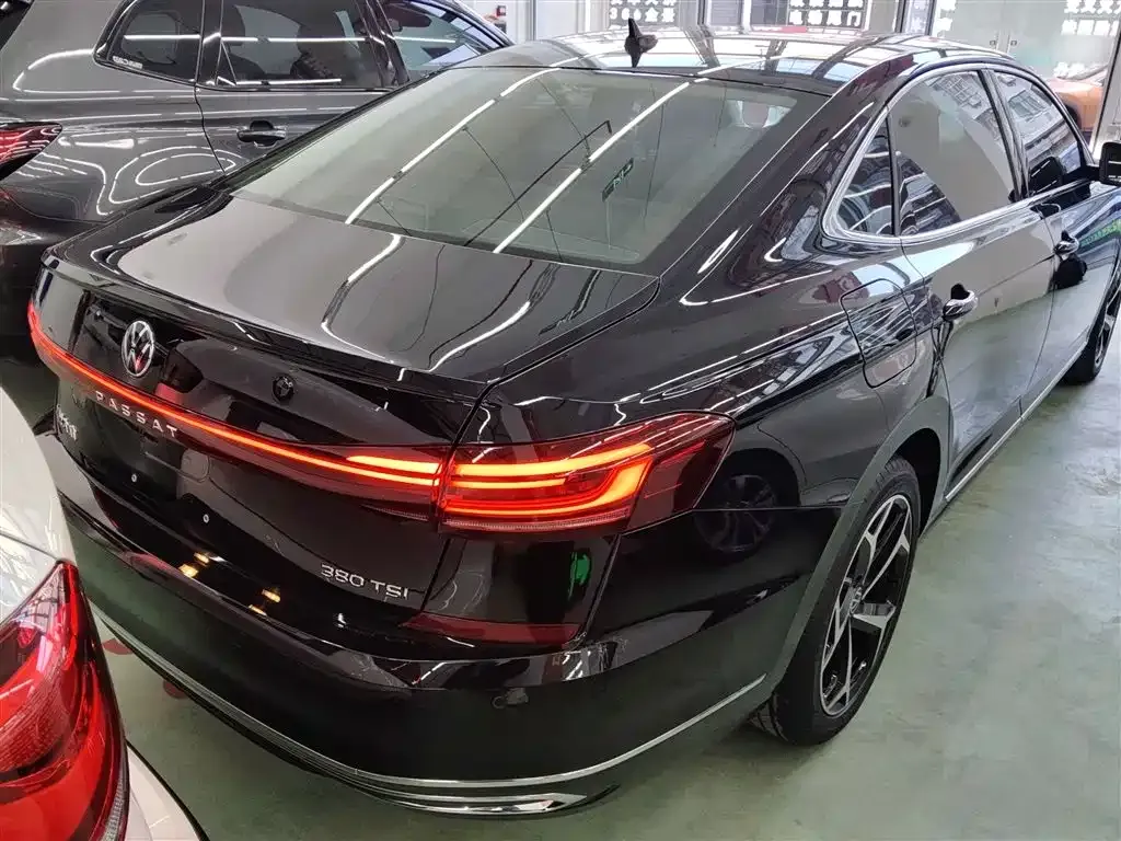 Volkswagen Passat — фото 7