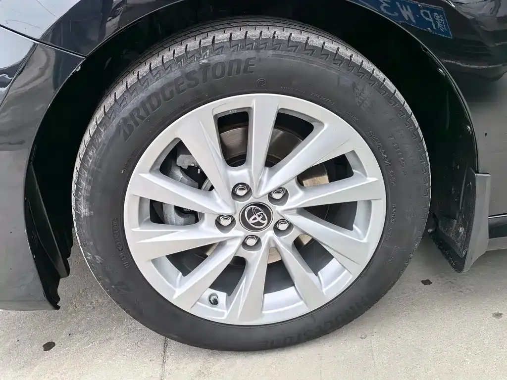 Toyota Camry 2023 из CN, фото 5