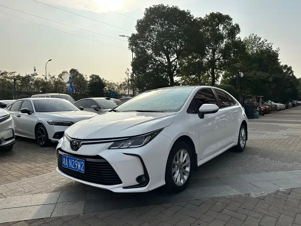 Toyota Corolla 2022 из CN, фото 1