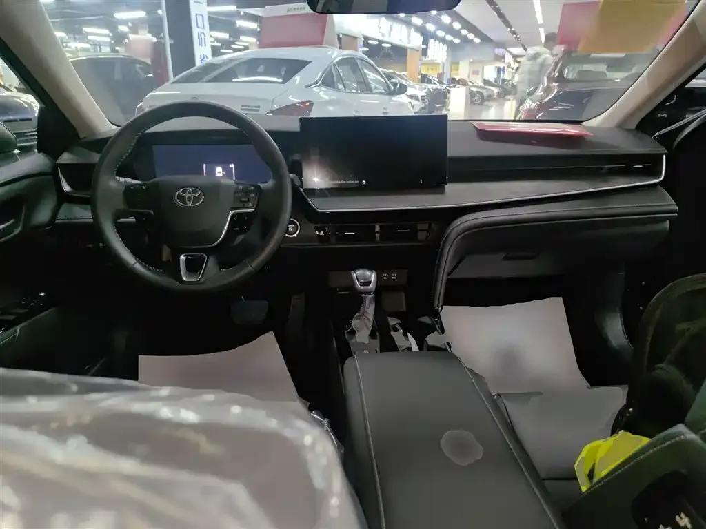 Toyota Camry 2025 из CN, фото 2