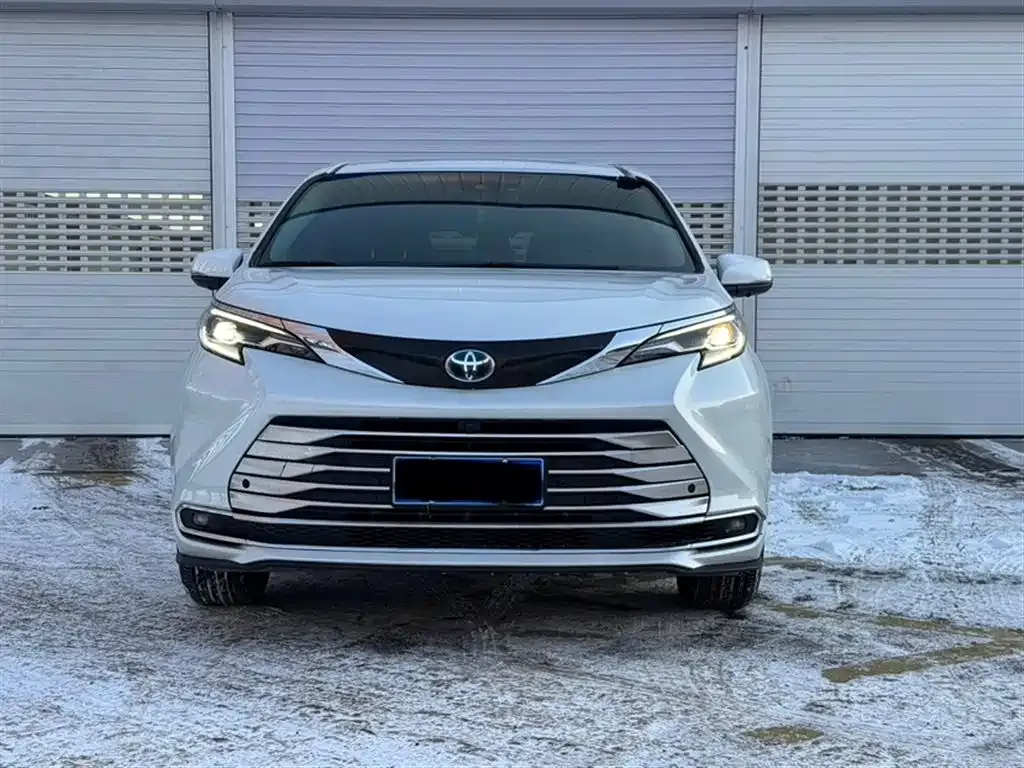 Toyota Sienna 2023 из CN, фото 8