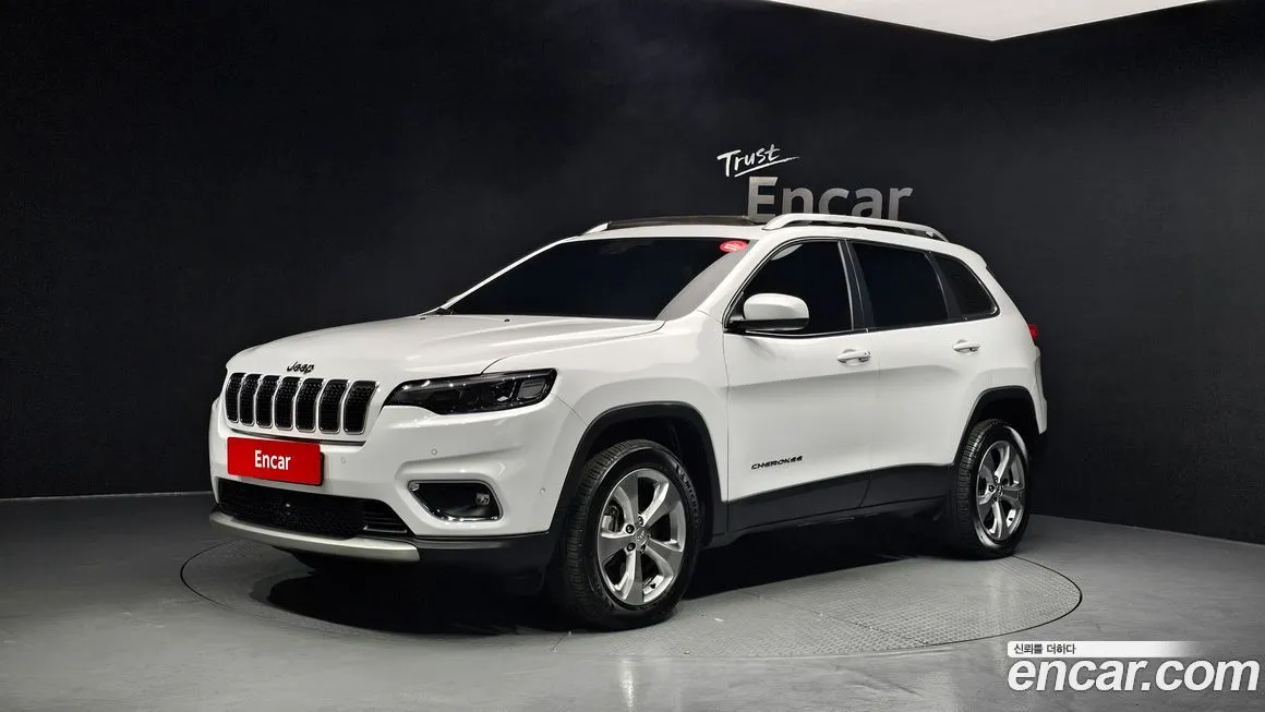 Jeep Cherokee — фото 1