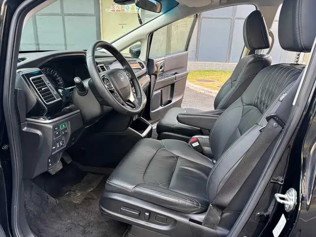 Honda Elysion 2021 из CN, фото 3