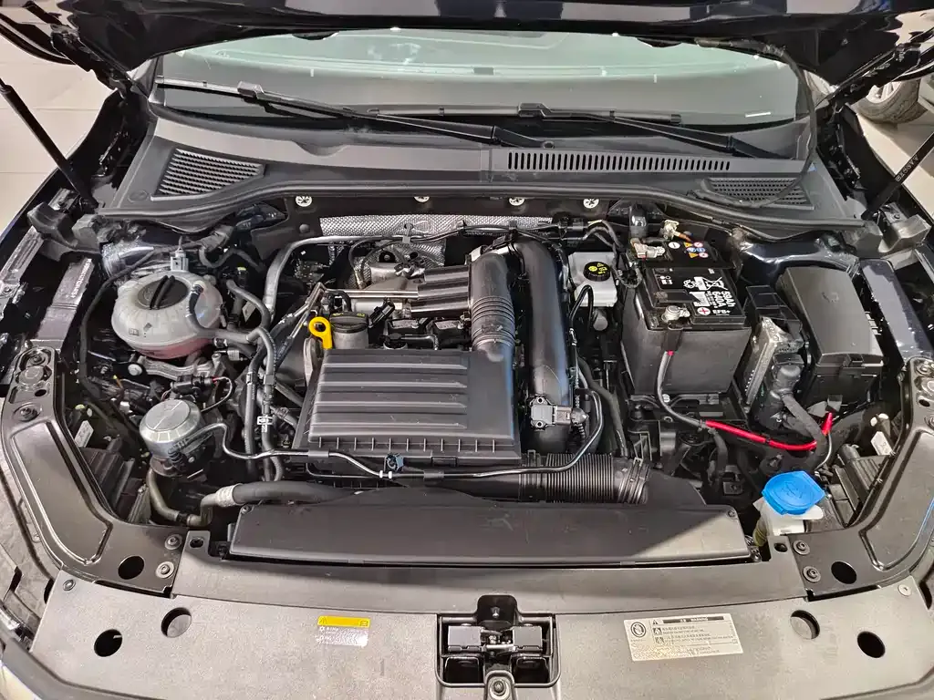 Volkswagen Passat 2023 из CN, фото 10