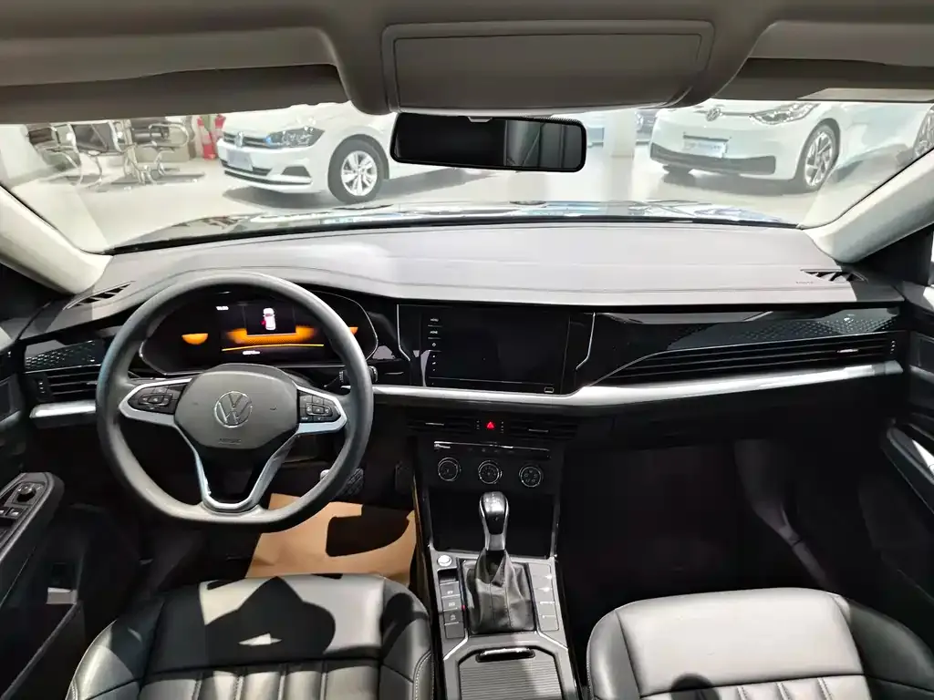 Volkswagen Passat 2023 из CN, фото 3