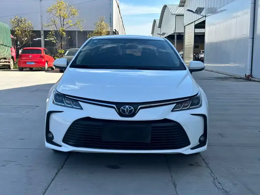 Toyota Corolla — фото 5