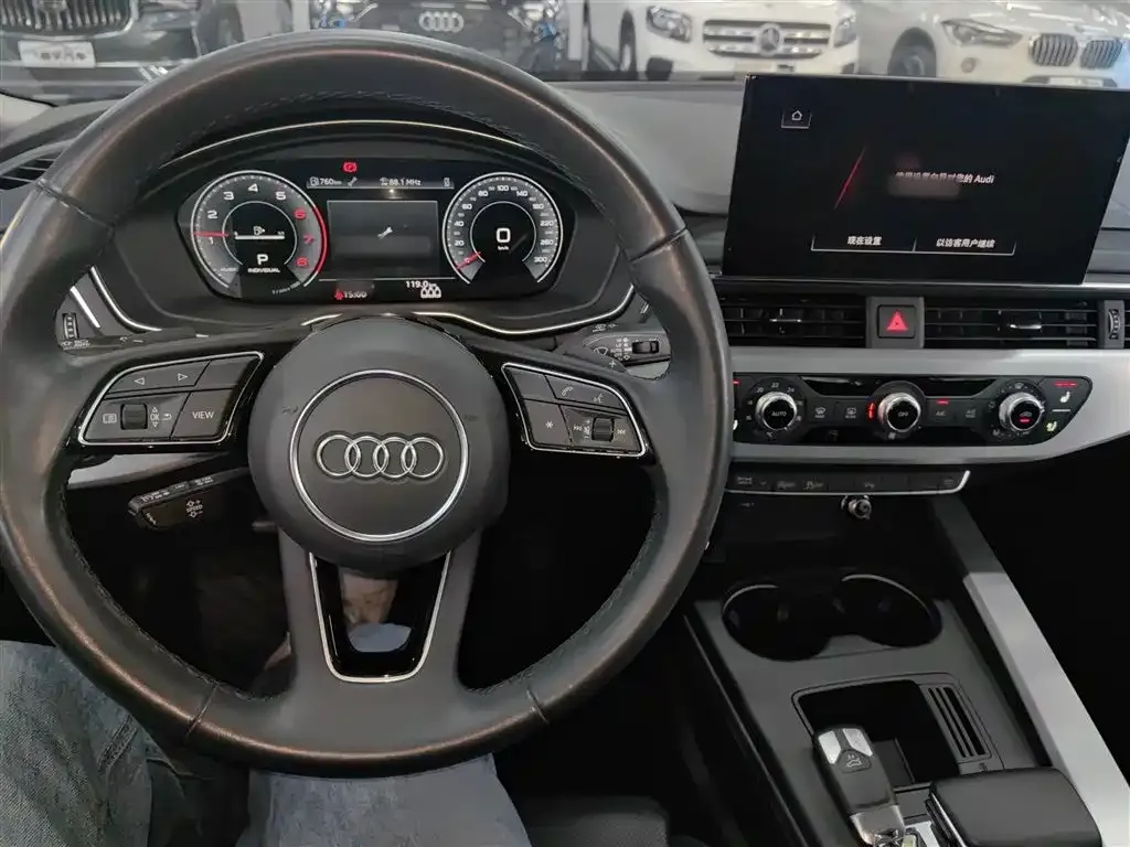 Audi A4L 2024 из CN, фото 10